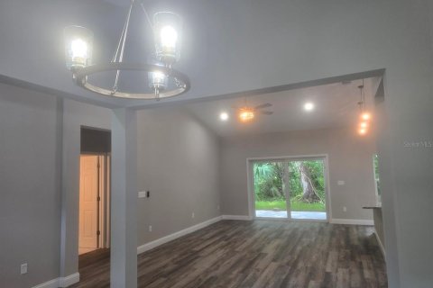 Casa en alquiler en New Smyrna Beach, Florida, 3 dormitorios, 149.76 m2 № 1915574 - foto 4