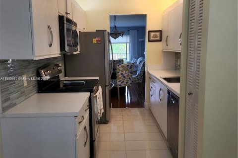 Copropriété à vendre à Pembroke Pines, Floride: 2 chambres, 102.19 m2 № 1954576 - photo 11