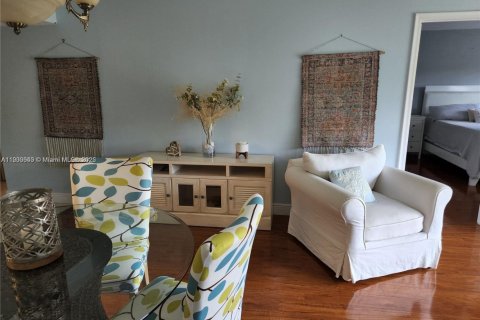 Copropriété à vendre à Pembroke Pines, Floride: 2 chambres, 102.19 m2 № 1954576 - photo 18