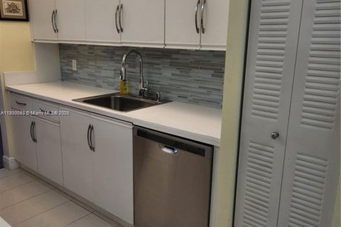 Copropriété à vendre à Pembroke Pines, Floride: 2 chambres, 102.19 m2 № 1954576 - photo 12