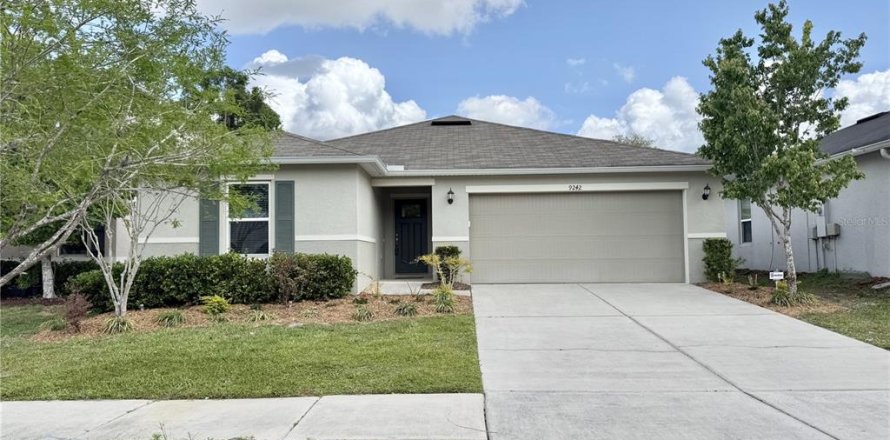 Casa en Seffner, Florida 3 dormitorios, 142.79 m2 № 2093136