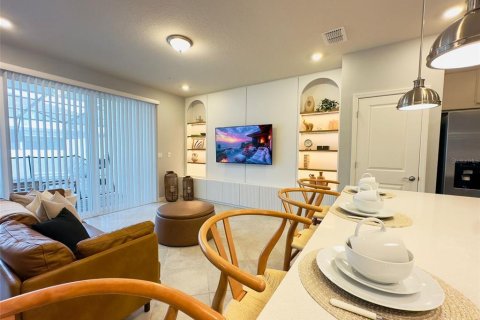 Adosado en venta en Clermont, Florida, 5 dormitorios, 210.8 m2 № 2228502 - foto 6