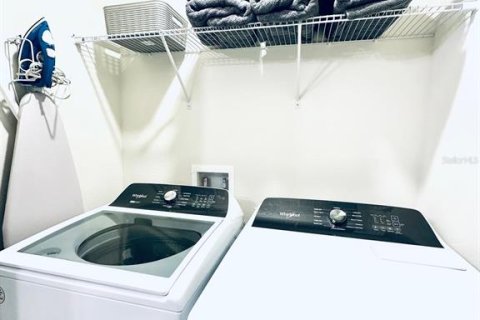 Adosado en venta en Clermont, Florida, 5 dormitorios, 210.8 m2 № 2228502 - foto 14