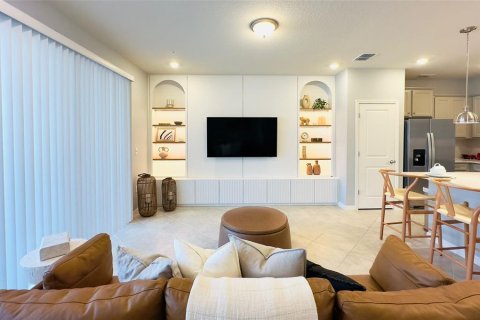 Adosado en venta en Clermont, Florida, 5 dormitorios, 210.8 m2 № 2228502 - foto 4