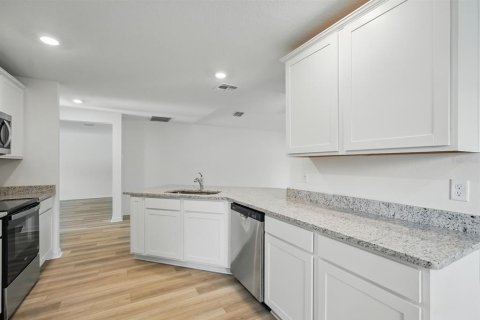 Купить виллу или дом в Делтона, Флорида 9 комнат, 142.23м2, № 1778424 - фото 15