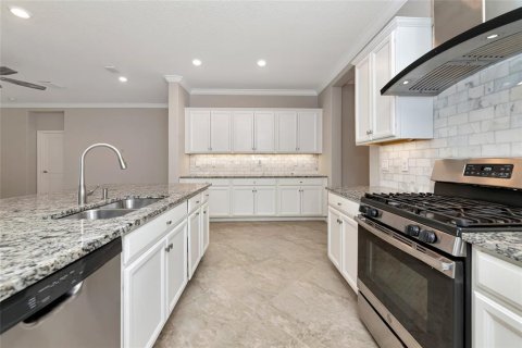 House in Bradenton, Florida 3 bedrooms, 205.96 sq.m. № 2229716 - photo 13