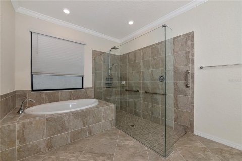 House in Bradenton, Florida 3 bedrooms, 205.96 sq.m. № 2229716 - photo 23