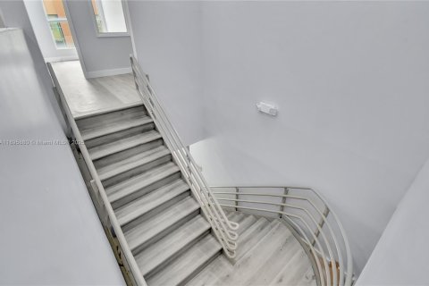 Immobilier commercial à vendre à Miami, Floride № 1950255 - photo 19