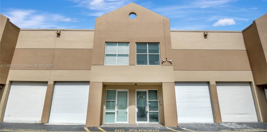 Immobilier commercial à Miami, Floride № 1950255