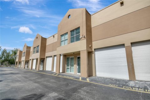 Immobilier commercial à vendre à Miami, Floride № 1950255 - photo 4