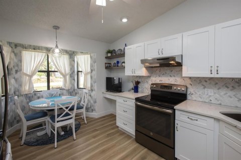 House in New Smyrna Beach, Florida 2 bedrooms, 99.96 sq.m. № 1509637 - photo 11