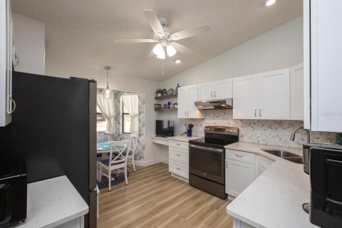House in New Smyrna Beach, Florida 2 bedrooms, 99.96 sq.m. № 1509637 - photo 9