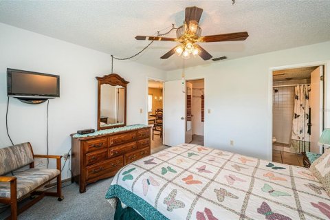 Condo in New Port Richey, Florida, 2 bedrooms  № 1754760 - photo 30