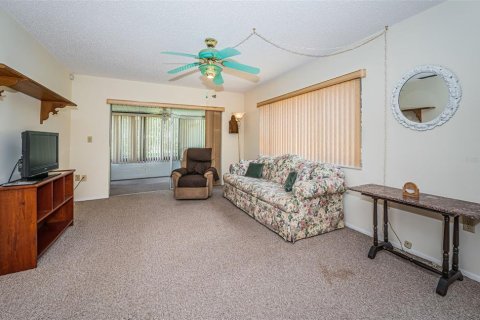 Condo in New Port Richey, Florida, 2 bedrooms  № 1754760 - photo 13