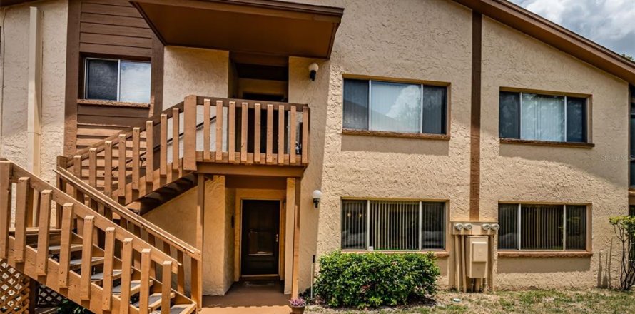 Condo in New Port Richey, Florida, 2 bedrooms № 1754760