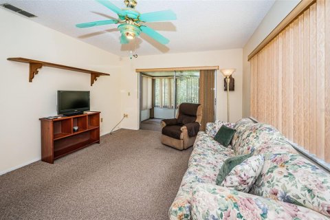 Condo in New Port Richey, Florida, 2 bedrooms  № 1754760 - photo 14