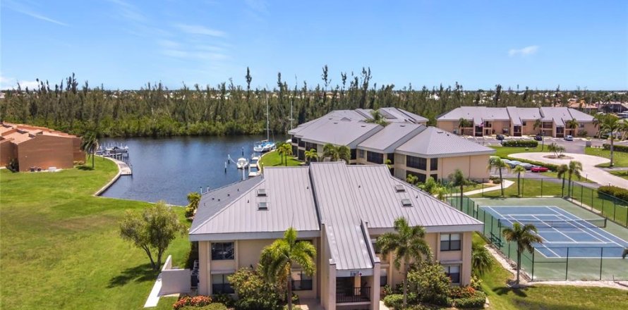 Condominio en Punta Gorda, Florida, 3 dormitorios  № 1826553