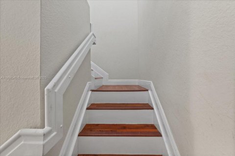 House in Miramar, Florida 3 bedrooms, 148.74 sq.m. № 1954951 - photo 4