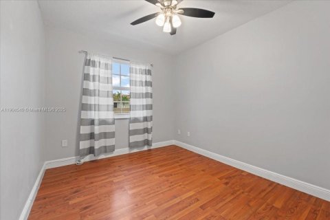 House in Miramar, Florida 3 bedrooms, 148.74 sq.m. № 1954951 - photo 17