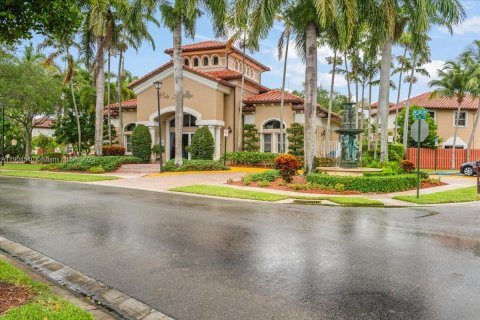 House in Miramar, Florida 3 bedrooms, 148.74 sq.m. № 1954951 - photo 23