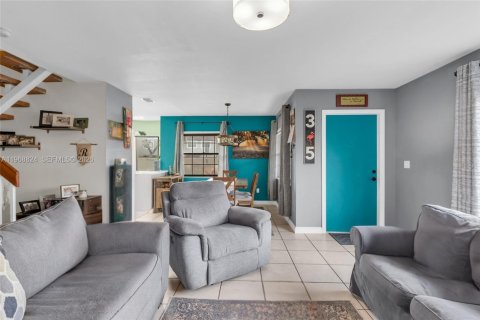 Adosado en venta en Miami, Florida, 2 dormitorios, 119.75 m2 № 2029785 - foto 13