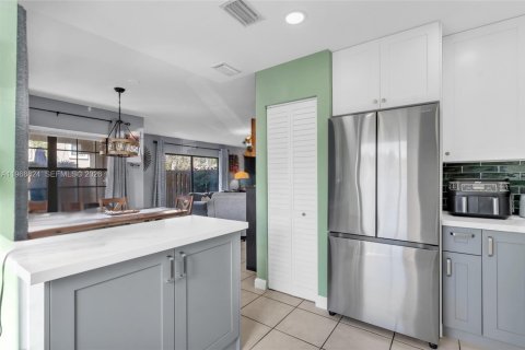 Adosado en venta en Miami, Florida, 2 dormitorios, 119.75 m2 № 2029785 - foto 14