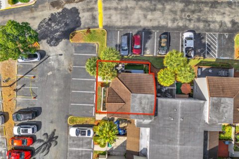 Adosado en venta en Miami, Florida, 2 dormitorios, 119.75 m2 № 2029785 - foto 3