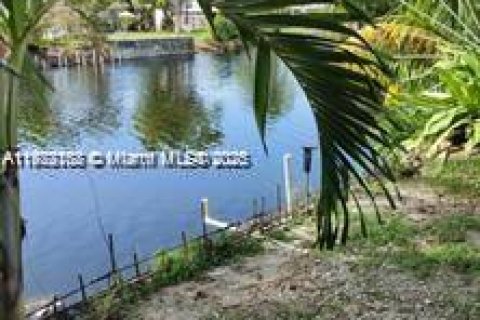 Touwnhouse à louer à Hialeah, Floride: 3 chambres, 110.55 m2 № 1976148 - photo 13