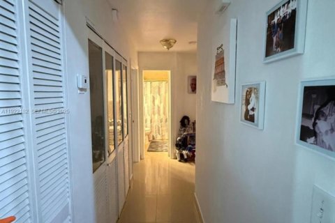 Touwnhouse à louer à Hialeah, Floride: 3 chambres, 110.55 m2 № 1976148 - photo 25