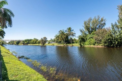 Touwnhouse à louer à Hialeah, Floride: 3 chambres, 110.55 m2 № 1976148 - photo 15