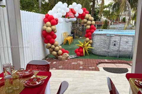 Touwnhouse à louer à Hialeah, Floride: 3 chambres, 110.55 m2 № 1976148 - photo 9