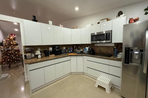 Touwnhouse à louer à Hialeah, Floride: 3 chambres, 110.55 m2 № 1976148 - photo 20