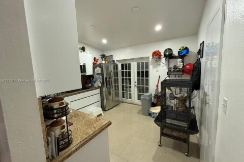 Touwnhouse à louer à Hialeah, Floride: 3 chambres, 110.55 m2 № 1976148 - photo 7