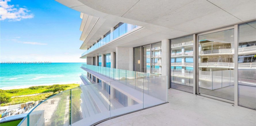 Condo in Surfside, Florida, 4 bedrooms № 1693851