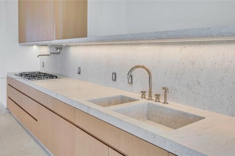 Condo in Surfside, Florida, 4 bedrooms  № 1693851 - photo 4