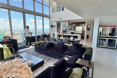 Снять в аренду кондоминиум в Майами, Флорида 2 спальни, 280.29м2, № 1982305 - фото 2