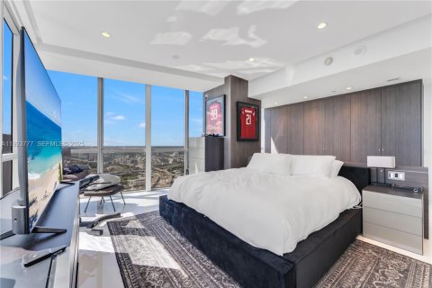 Снять в аренду кондоминиум в Майами, Флорида 2 спальни, 280.29м2, № 1982305 - фото 7