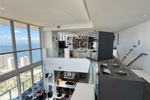 Снять в аренду кондоминиум в Майами, Флорида 2 спальни, 280.29м2, № 1982305 - фото 9