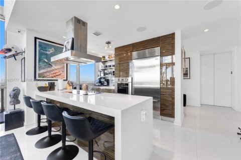 Снять в аренду кондоминиум в Майами, Флорида 2 спальни, 280.29м2, № 1982305 - фото 14