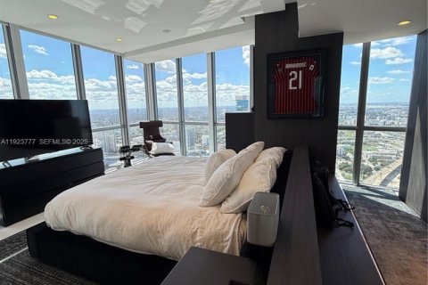 Снять в аренду кондоминиум в Майами, Флорида 2 спальни, 280.29м2, № 1982305 - фото 8