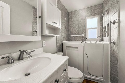 Купить виллу или дом в Сент-Питерсберг, Флорида 3 комнаты, 108.88м2, № 1812612 - фото 21