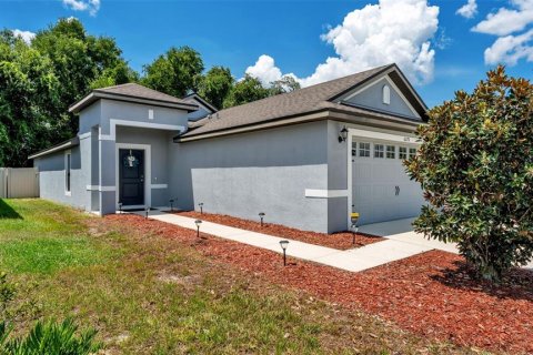 House in Lakeland, Florida 3 bedrooms, 140.75 sq.m. № 2324586