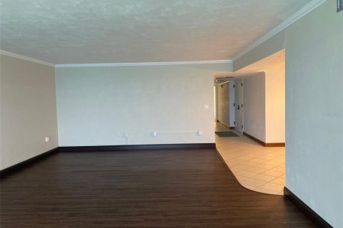 Condo in Daytona Beach Shores, Florida, 2 bedrooms № 2259168 - photo 14