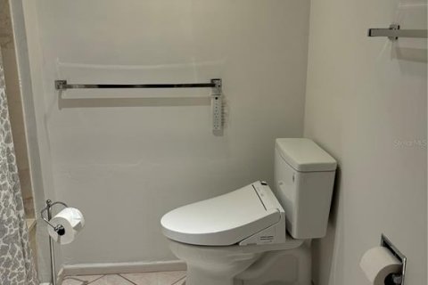 Condo in Daytona Beach Shores, Florida, 2 bedrooms № 2259168 - photo 19