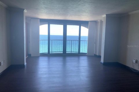 Condo in Daytona Beach Shores, Florida, 2 bedrooms № 2259168 - photo 8