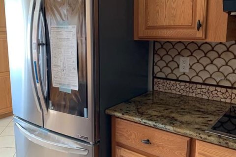 Condo in Daytona Beach Shores, Florida, 2 bedrooms № 2259168 - photo 9