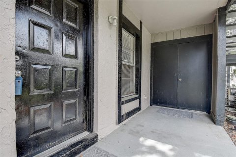 Condo in Tampa, Florida, 2 bedrooms  № 1781314 - photo 27