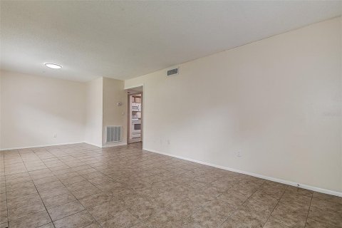 Condo in Tampa, Florida, 2 bedrooms  № 1781314 - photo 10