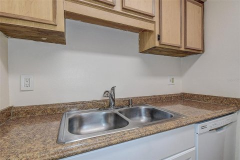 Condo in Tampa, Florida, 2 bedrooms  № 1781314 - photo 25