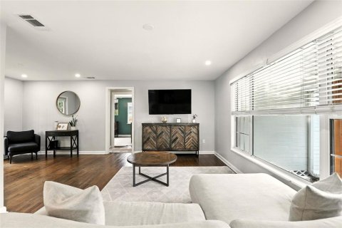 House in Orlando, Florida 2 bedrooms, 93.83 sq.m. № 1886438 - photo 5